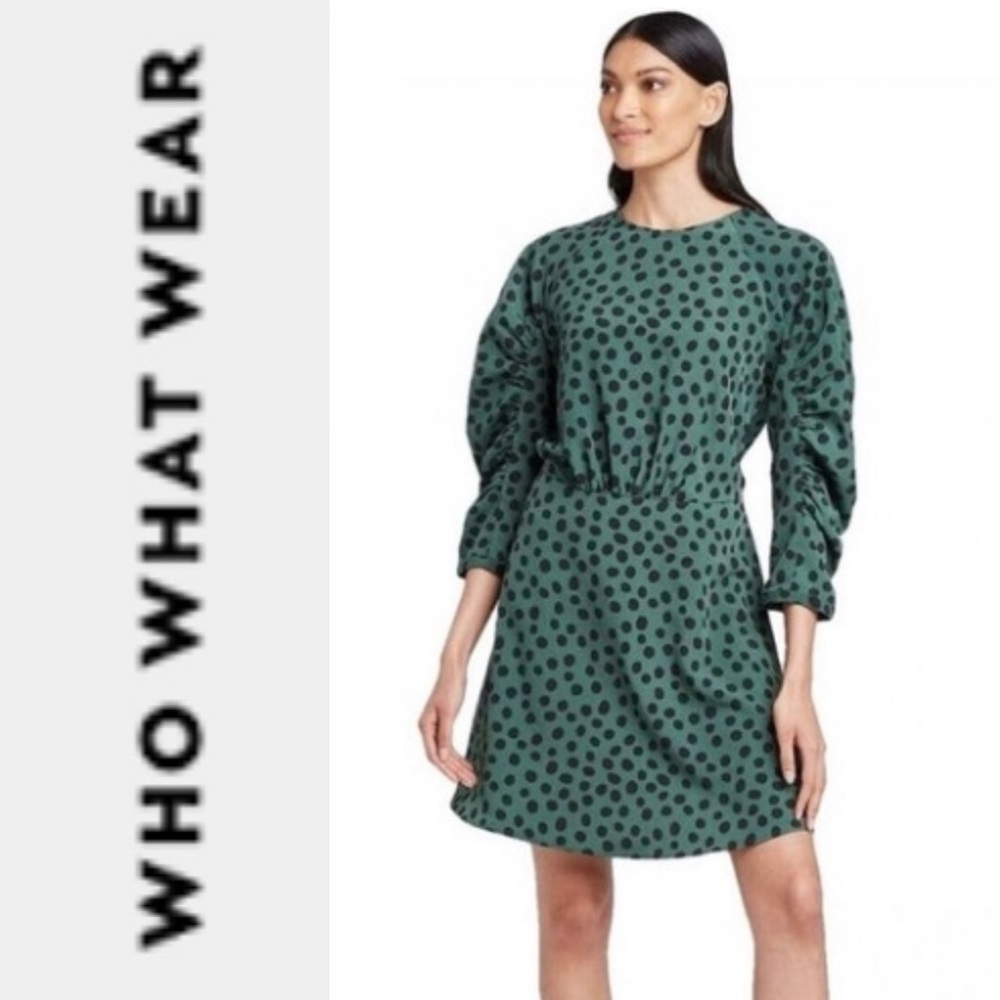 Who What Wear‎ Green Polka Dot Dress with Ruched sleeves. Size Medium.